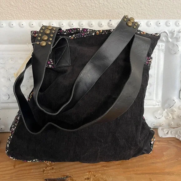 Vintage NWT l.e.i. Black Corduroy & Floral Shoulder Bag with Studded Straps - Picture 5 of 8